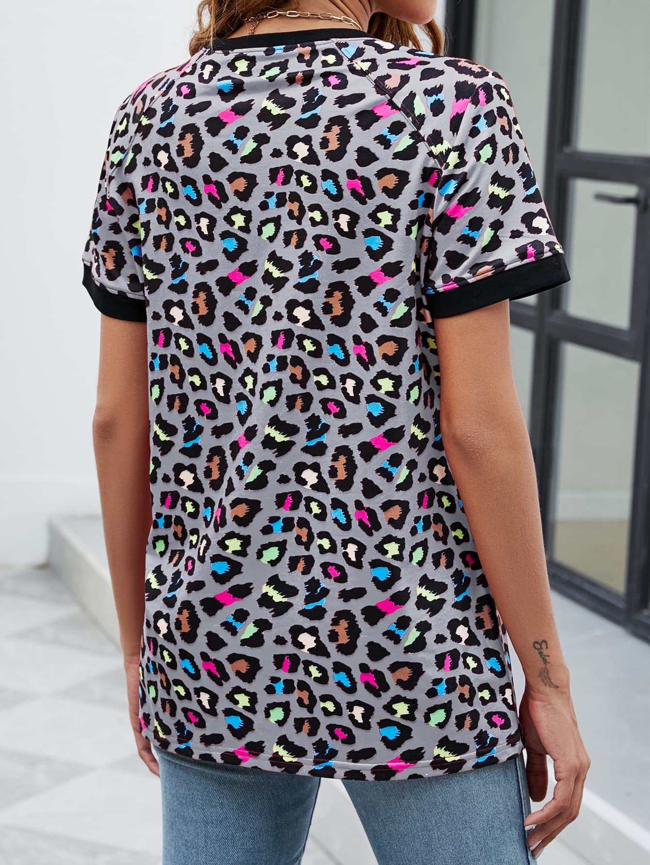 Multicolored Leopard Print Contrast Round Neck Short Sleeve T-Shirt OniTakai