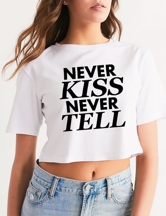 Never Kiss Never Tell | Women's Relaxed Crop Top T-Shirt OniTakai