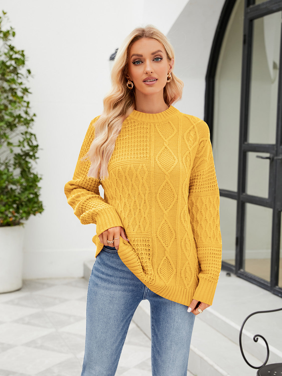 Women's Classic Round Neck Ribbed Sweater OniTakai